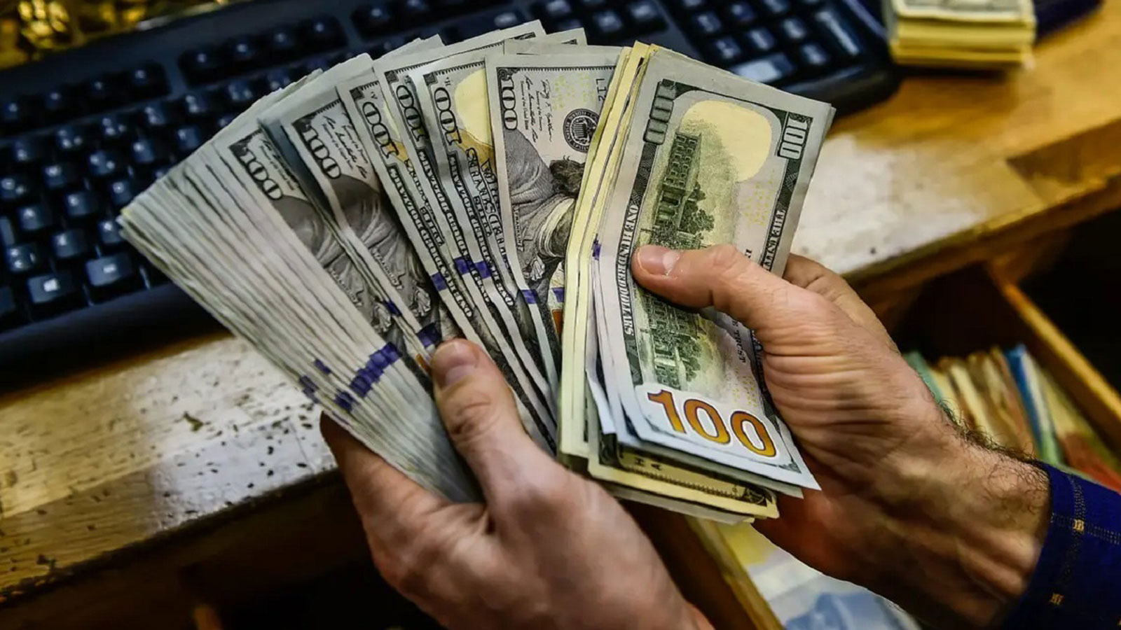 अमेरिकी डलरको भाउ लगातार वृद्धी, कति पुग्यो? अमेरिकी डलरको भाउ लगातार वृद्धी, कति पुग्यो?