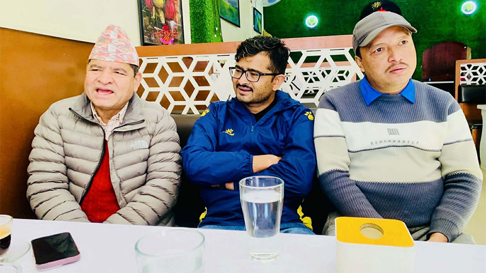 प्रकाश ज्वालाको दिग्दारीः केपी ओलीले वास्तै नगरेपछि माओवादीसँग एकता प्रकाश ज्वालाको दिग्दारीः केपी ओलीले वास्तै नगरेपछि माओवादीसँग एकता