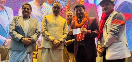 कांग्रेसमा प्रवेश गरे एमाले नेता रामवीर मानन्धर कांग्रेसमा प्रवेश गरे एमाले नेता रामवीर मानन्धर