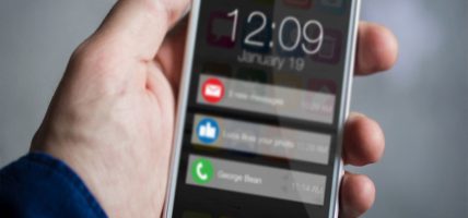 अध्ययन भन्छ- फोनको एउटा नोटिफिकेशनले ७ सेकेन्ड दिमाग रोक्ने