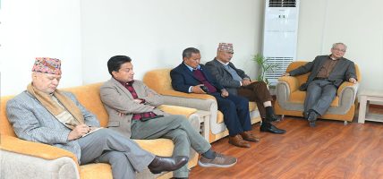 ओली पक्राउको विरोध कार्यक्रम तय गर्न एमालेले दियो नेताहरुलाई जिम्मेवारी