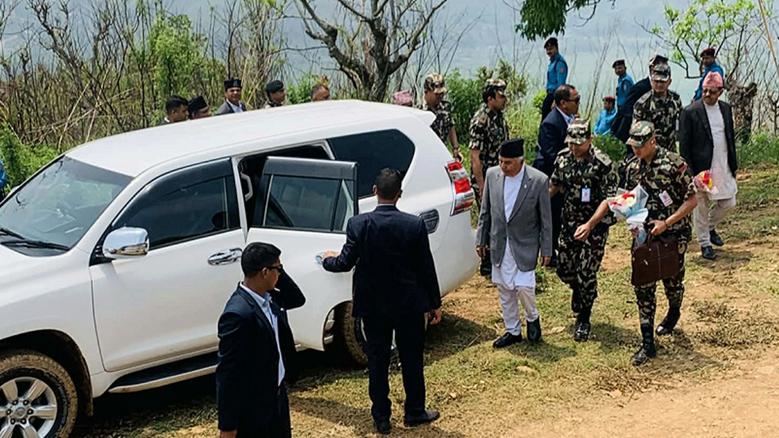 राष्ट्रपति रामचन्द्र पौडेल आफ्नो गृहजिल्ला तनहुँ पुगे