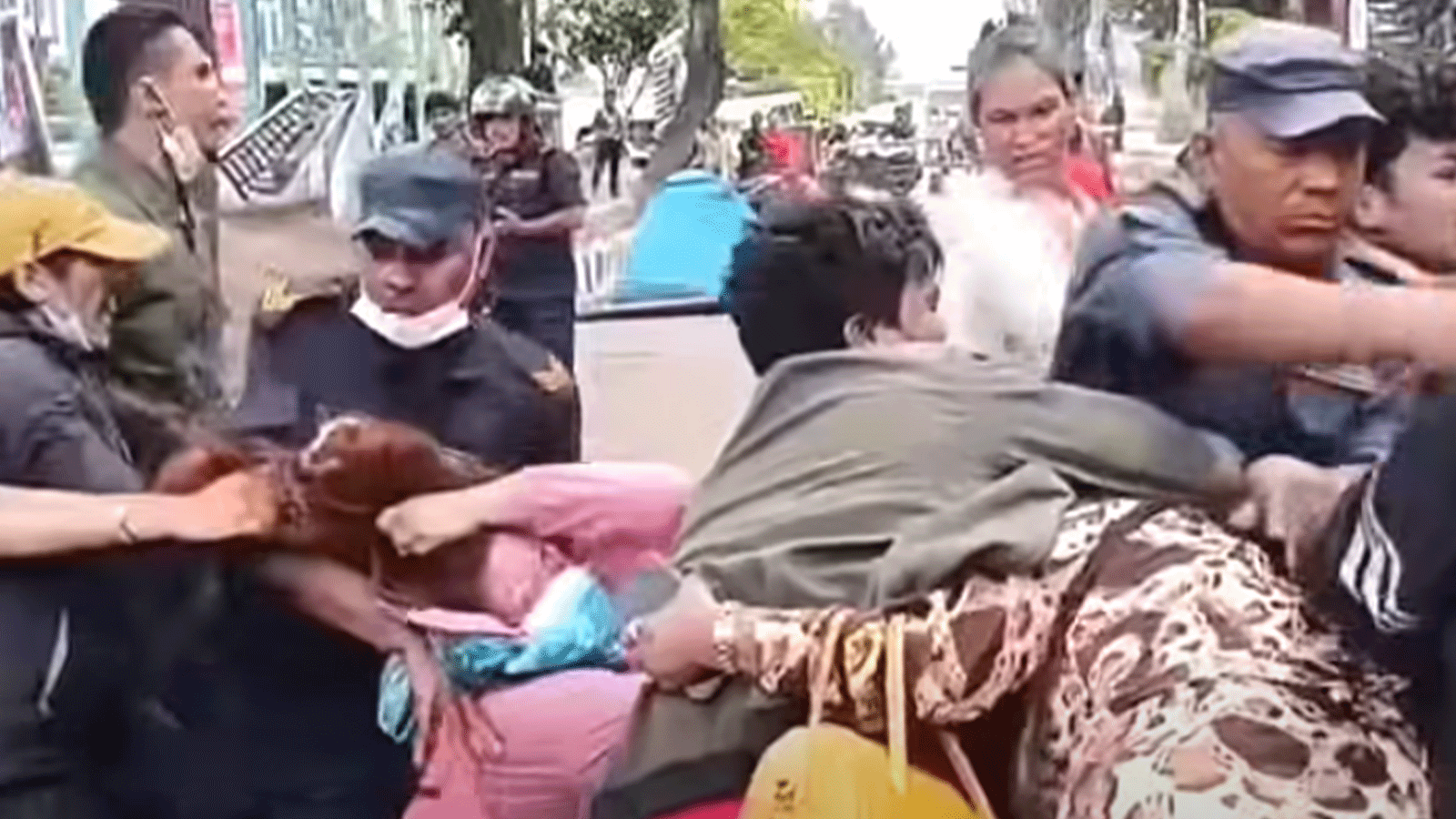 महेश बस्नेतकी पत्नी अम्बिका बस्नेत र शोभा पाठकबिच भुतलाभुतल