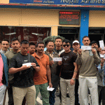 उडानहरू प्राविधिक कारण देखाउँदै रद्द गरेपछि नेपाल एयरलाइन्सको कार्यालय अगाडि यात्रुहरूको प्रदर्शन