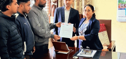 १२ कक्षाको परीक्षा केन्द्रमा लापरबाही भएको भन्दै नेविसंघले सुधार गर्न मागसहित बुझायो ज्ञापनपत्र