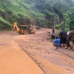 वर्षाका कारण पहिरो जाँदा मध्यपहाडी लोकमार्ग अन्तर्गत लमजुङ खण्ड अवरुद्ध