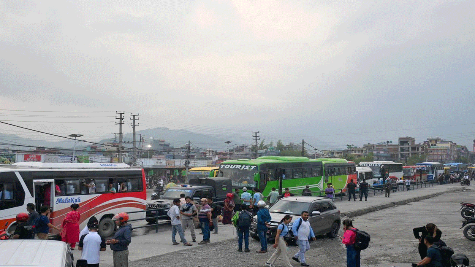 सरकारले फेरि बढायो सार्वजनिक यातायातको भाडा