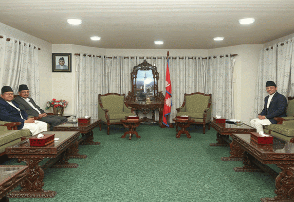 पूर्वसभामुख देवराज घिमिरे र अग्निप्रसाद सापकोटाबिच भेटघाट