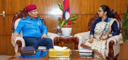 मेयर सुनिता डंगोल र प्रहरी महानिरीक्षक दानबहादुर कार्कीबीच भेट- सडक र सहरी सुरक्षा सहकार्यमा जोड