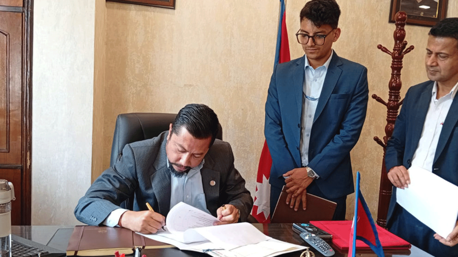 ऊर्जा क्षेत्र सुधारमा समय सीमासहित मन्त्री श्रेष्ठका ३२ बुँदे निर्देशन ऊर्जा क्षेत्र सुधारमा समय सीमासहित मन्त्री श्रेष्ठका ३२ बुँदे निर्देशन