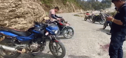 बैतडीमा दुई वटा मोटरसाइकल एकआपसमा ठोक्किँदा पाँच जना घाइते