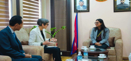 कानुनमन्त्री सोविता गौतम र स्वीट्जरल्यान्डका राजदूत डा. ड्यानियल म्युलीबीच शिष्टाचार भेटघाट