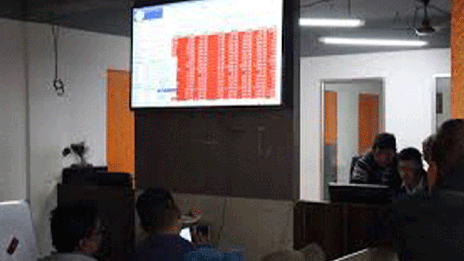 नेप्सेमा दोहोरो अंकको गिरावट, २ कम्पनीको शेयरमूल्य १५ प्रतिशतले बढ्यो