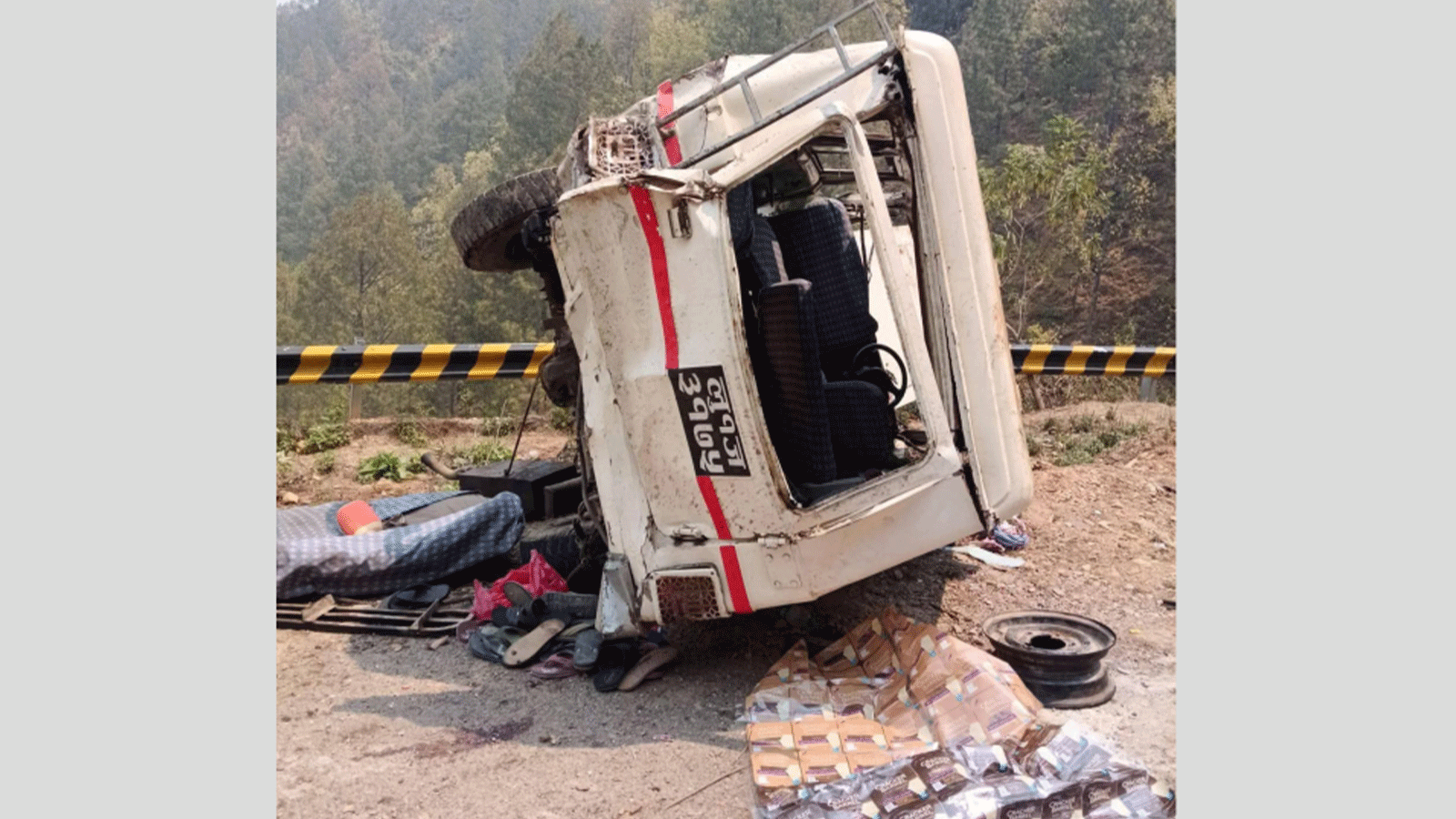 भारतीय तीर्थयात्री बोकेर स्वर्गद्वारी जाँदै गरेको जिप दुर्घटना, एकको मृत्यु, २१ जना घाइते