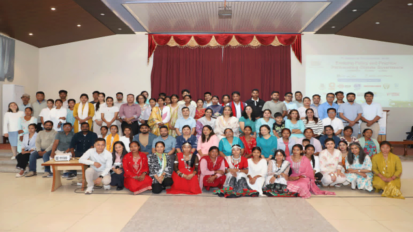 दाङमा जलवायु सातौं राष्ट्रिय सम्मेलन : ‘जलवायु नीति र व्यवहारबीचको खाडल पुर्न सरोकारवालाको जोड’