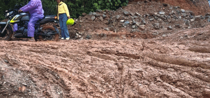 भोजपुरमा वर्षाका कारण सडक अवरुद्ध, विद्युत् सेवा प्रभावित