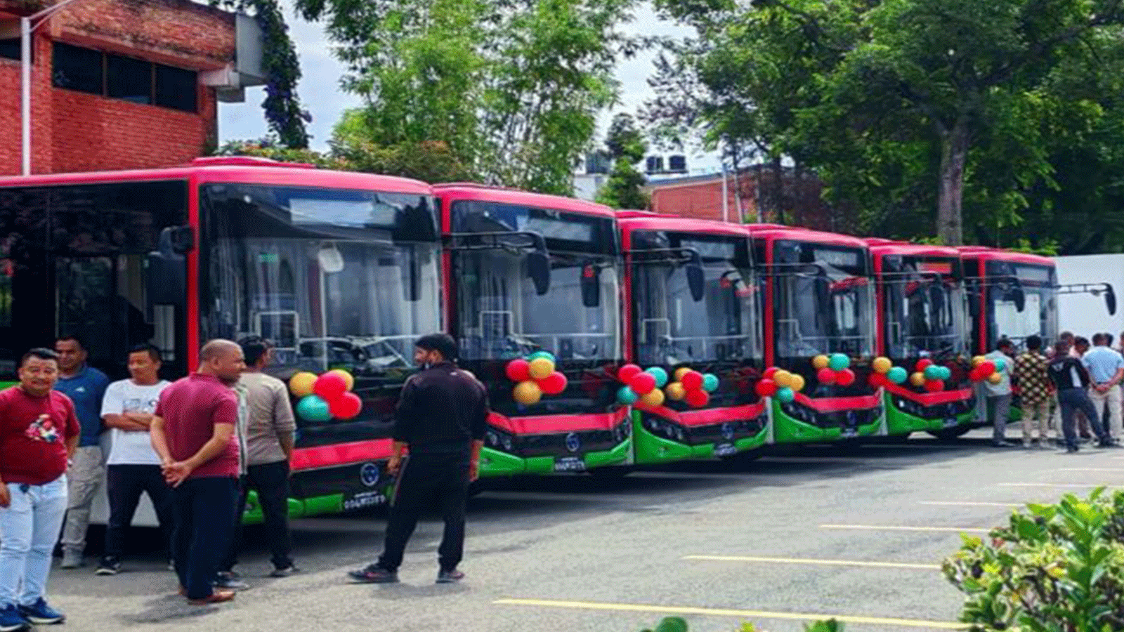 महानगर यातायात महंगियाे : विद्युतीय बसका चालकले दैनिक १३ हजार बुझाउनुपर्ने