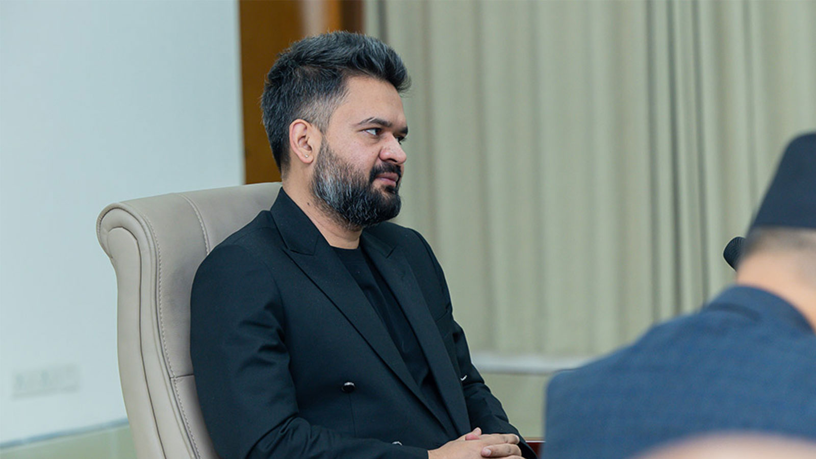 विश्वविद्यालयबाट दलीय संगठन तत्काल हटाउन प्रधानमन्त्री शाहको निर्देशन