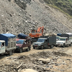 बीपी राजमार्गमा सवारी आवागमन अवरुद्ध