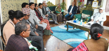 सुदूरपश्चिम प्रदेशका सांसदलाई गुण्डुमा बोलाएर सामूहिक छलफलमा ओली