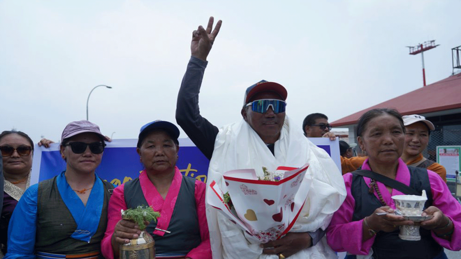 ३२ पटक सगरमाथा चढेर काठमाडौं फर्किए कामिरिता शेर्पा भन्छन्, ‘विदेशीलाई नेपाल चिनाउने मेरो उद्देश्य’