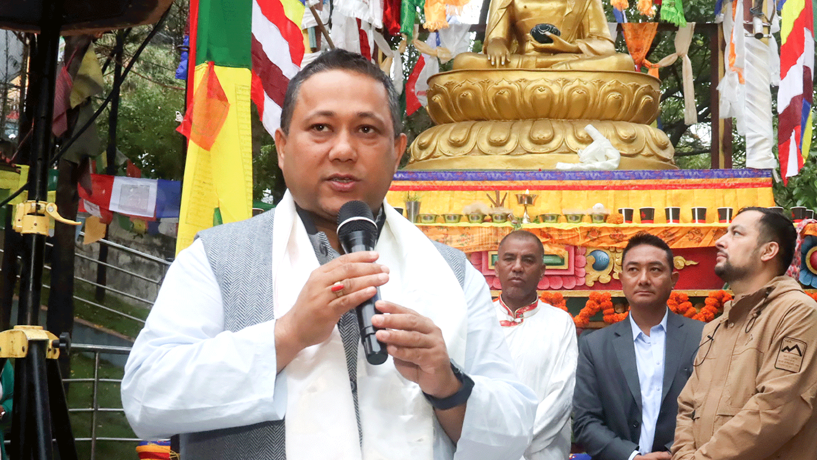 बुद्धका उपदेशले विश्वलाई शान्तिको सन्देश दिएको छः परराष्ट्रमन्त्री शिशिर खनाल