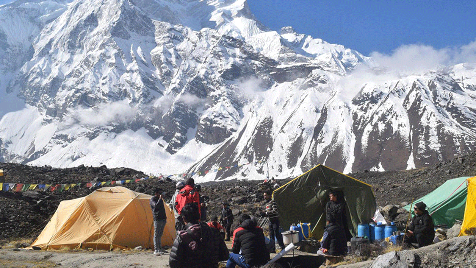 हिमाल आरोहणका लागि ११०८ जनालाई अनुमति, एक अर्ब १८ करोड राजश्व संकलन