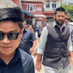 काठमाडौँ जिल्ला अदालतमा तारेख बुझ्न पुगे सभापति रवि लामिछाने
