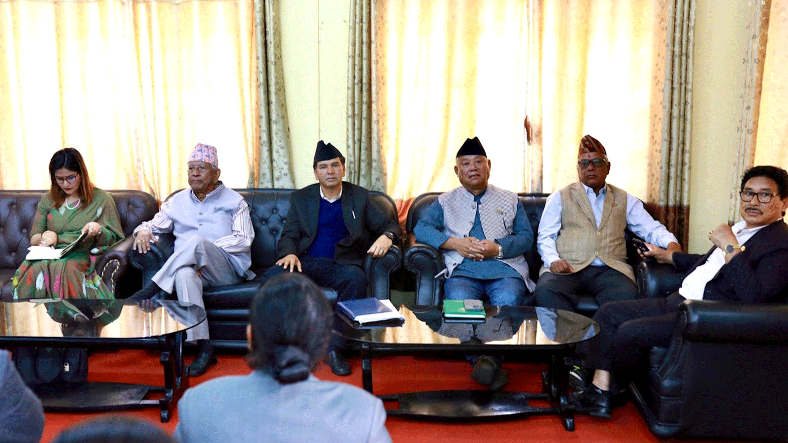नेपाली कांग्रेसले भोलि सिंहदरबारस्थित दलको कार्यालय बस्नेगरी बोलायो, संसदीय दलको बैठक
