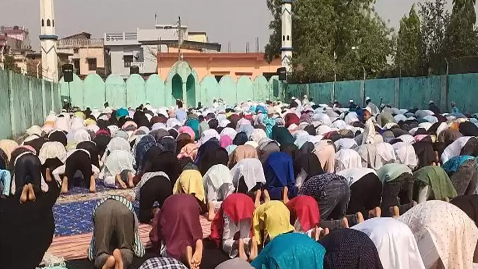 आज मुस्लिम समुदायले बकर ईद मनाउदै आज मुस्लिम समुदायले बकर ईद मनाउदै