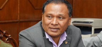 मासिक ५० युनिटभन्दा बढी विद्युत खपत गर्ने उपभोक्तामाथि भ्याट लगाउने सरकारको निर्णयप्रति कुलमान घिसिङको आपत्ति