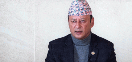 दीपक खड्कासहित दुई नेतालाई कांग्रेसले सोध्यो स्पष्टीकरण