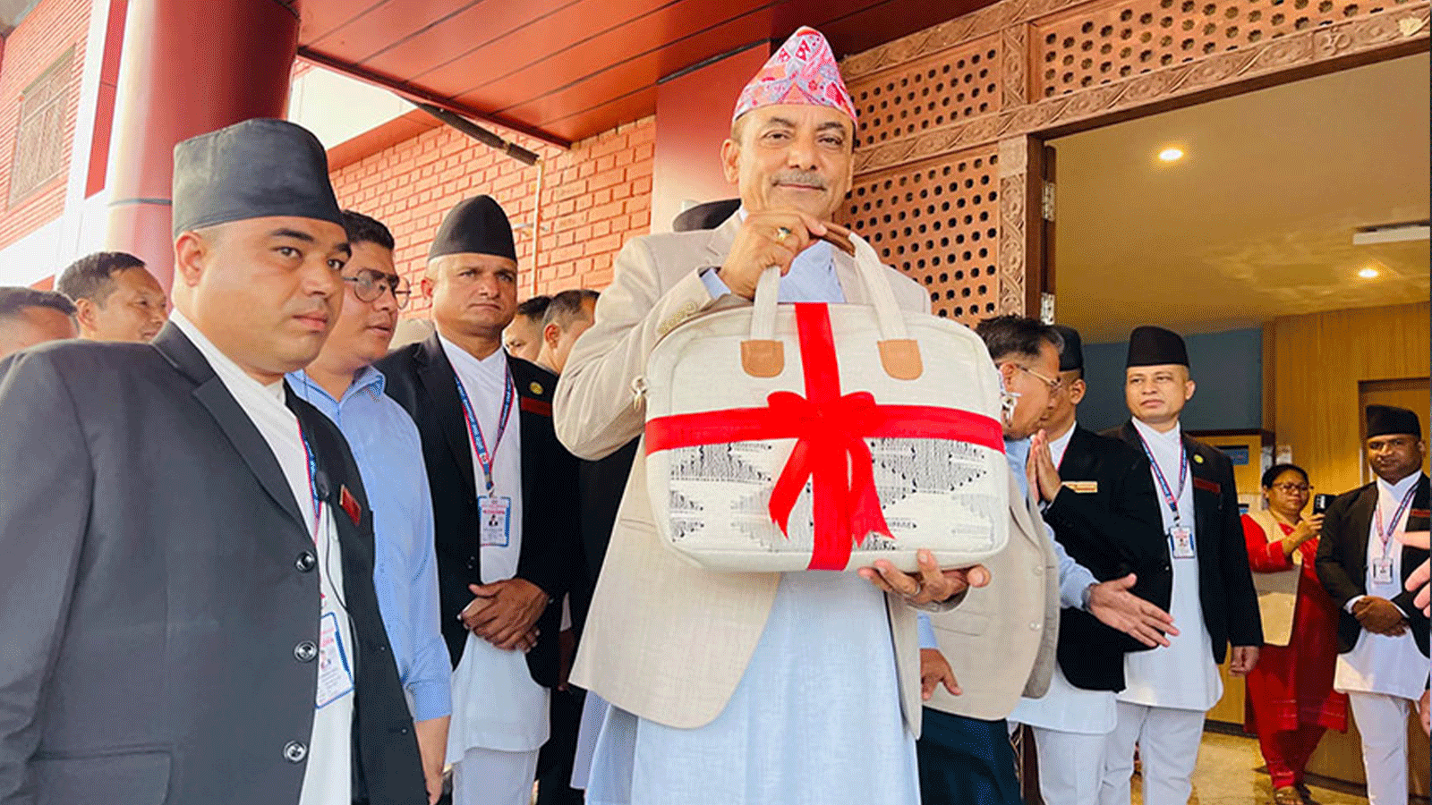लुम्बिनी बजेट : विपक्षीसँगै सत्ता पक्षको पनि असन्तुष्टि, सहमति नजुटेपछि बैठक स्थगित