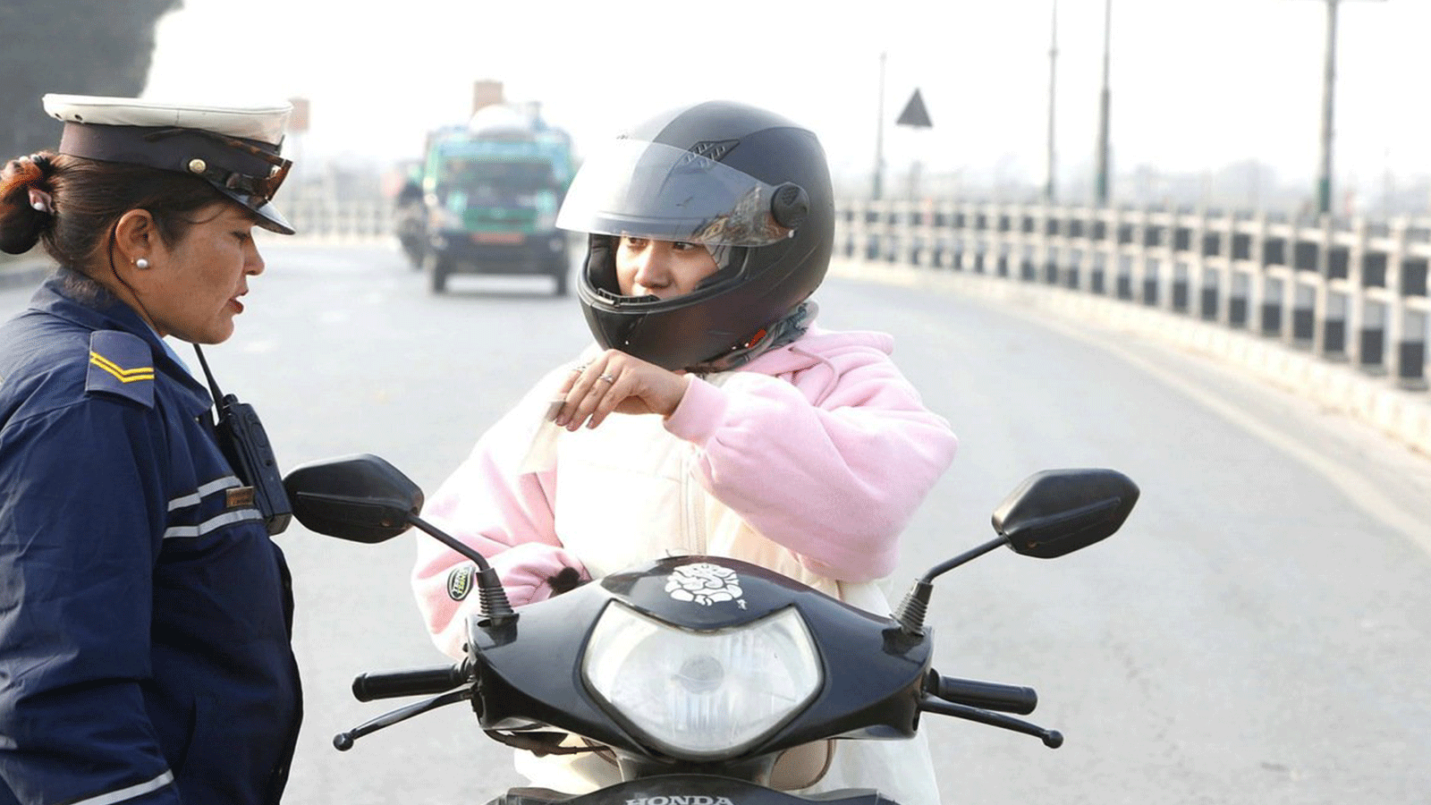 बितेका २४ घण्टामा दुई हजार ५३५ सवारीचालक कारबाहीमा,एकैदिन १९ लाख ७७ हजार राजस्व सङ्कलन