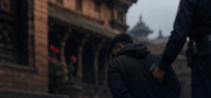 तुलसीपुरमा एक युवतीलाई खुकुरी देखाएर कुटपिट गरेको भिडियो सामाजिक सञ्जालमा सार्वजनिक गर्ने युवक लागु औषधसहित पक्राउ