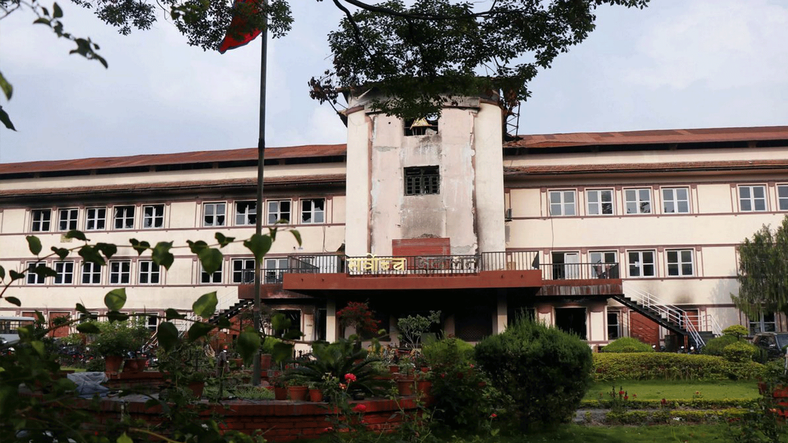 ट्रेड युनियनहरू खारेज गरेको विरुद्ध परेको रिट सर्वोच्च अदालतको संवैधानिक इजलासमा सुनुवाइ सुरु