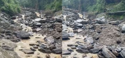 बाढीले पुल बगाउदा खोटाङमा मध्यपहाडी लोकमार्ग अवरुद्ध