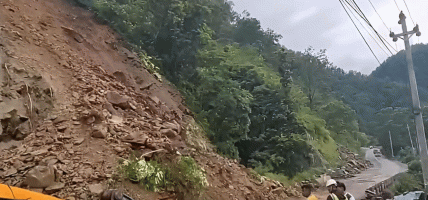 पहिराले अवरुद्ध चितवनतर्फको सडक खुल्यो, धादिङतर्फ अझै अवरुद्ध