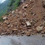 कालीकोट जुम्ला सडकखण्डमा पर्ने सेराबाडामा आज सुक्खा पहिरो खस्दा सडक अवरुद्ध