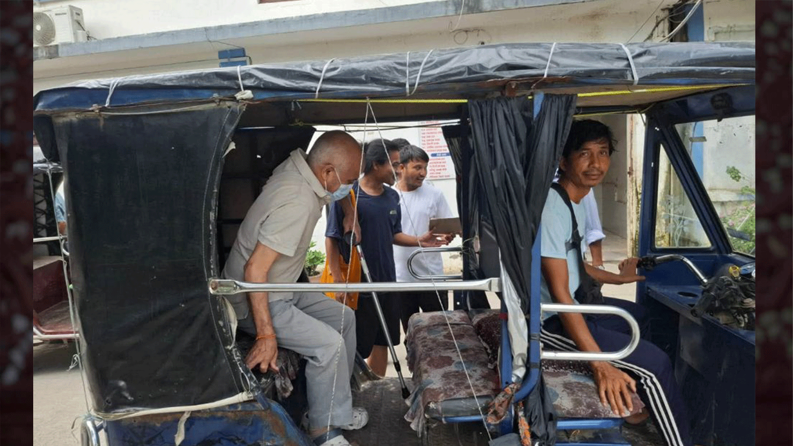 गोविन्द केसी डिस्चार्ज, अटोमै बसेर पुगे धर्मसाला