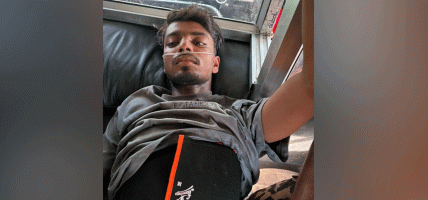सिरहाको गोलबजारमा प्रदर्शनको क्रममा गोली लागि घाइते भएका अर्का युवक लाई सेनाको हेलिकोप्टरमा थप उपचारका लागि लगियो