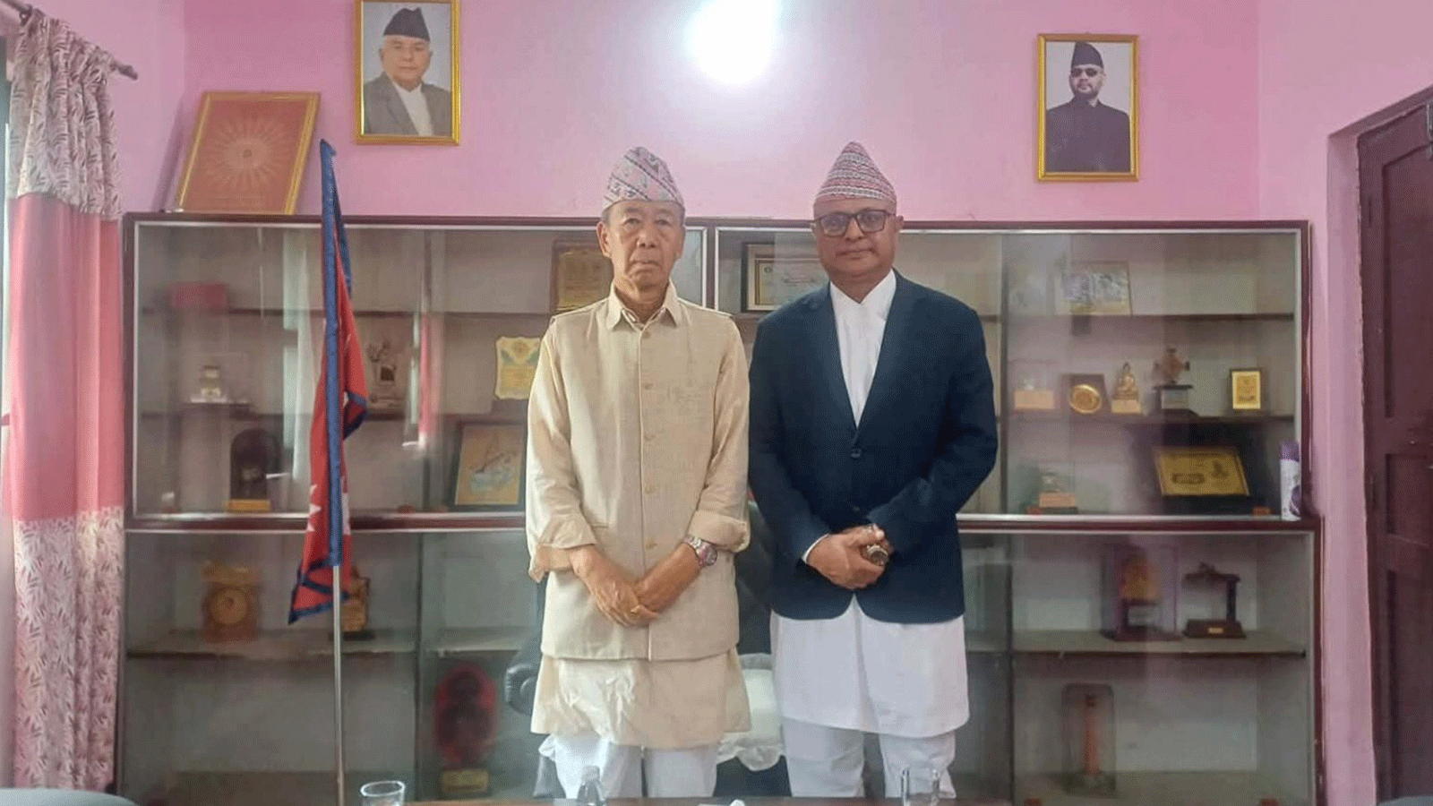 कोशी प्रदेशका प्रदेश प्रमुख परशुराम खापुङ र मुख्यमन्त्री हिक्मत कुमार कार्कीबीच आज बिहान भेटघाट