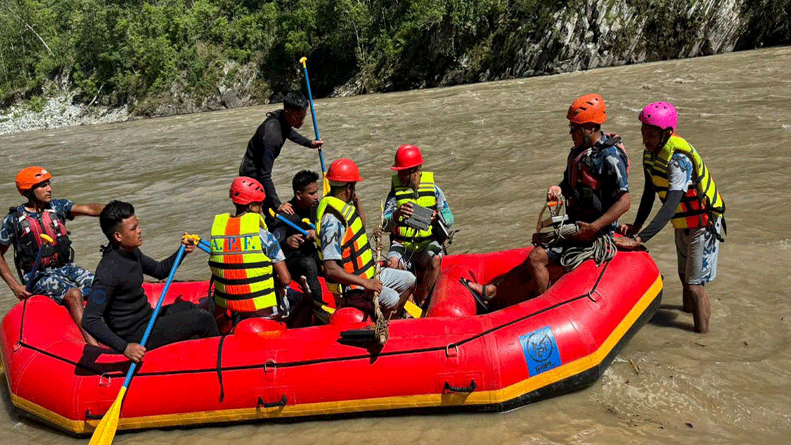 एक सातामै तीन ठूला दुर्घटना- अझै भेटिएनन् कर्णालीमा बेपत्ता फोर्सका यात्रु