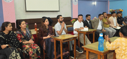 गृहमन्त्री सुधन गुरुङसहित मन्त्रीहरू होल्डिङ सेन्टरको अवलोकनमा