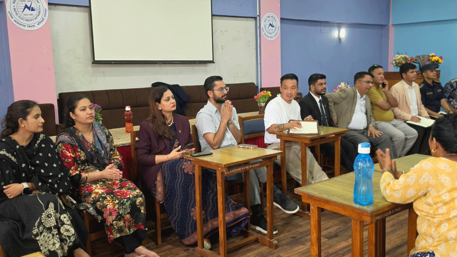 गृहमन्त्री सुधन गुरुङसहित मन्त्रीहरू होल्डिङ सेन्टरको अवलोकनमा