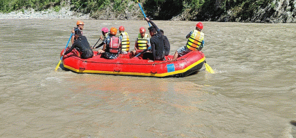 १२ दिन बित्यो तर भेटिएन कर्णाली नदीमा बेपत्ता गाडी र सहचालक, फर्कियो खोजी टोली १२ दिन बित्यो तर भेटिएन कर्णाली नदीमा बेपत्ता गाडी र सहचालक, फर्कियो खोजी टोली