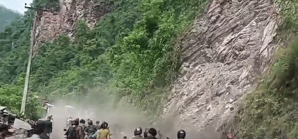 अविरुद्ध भएको मुग्लिङ-नारायणगढ सडक खण्ड सुचारु अविरुद्ध भएको मुग्लिङ-नारायणगढ सडक खण्ड सुचारु