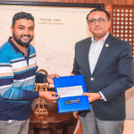 बाढी प्रभावितलाई एक्स्ट्रिम इनर्जीले गर्‍यो एक करोड सहयोग, अर्थमन्त्रीलाई रकम हस्तान्तरण