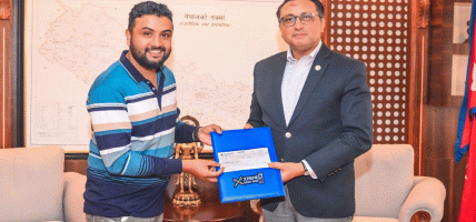 बाढी प्रभावितलाई एक्स्ट्रिम इनर्जीले गर्‍यो एक करोड सहयोग, अर्थमन्त्रीलाई रकम हस्तान्तरण