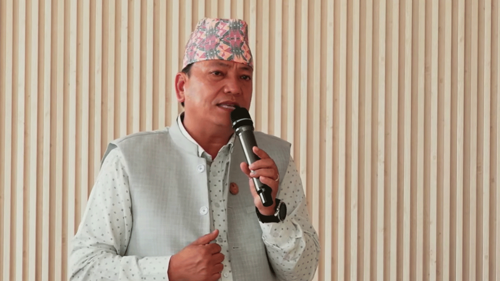 मुख्यमन्त्रीलाई प्रधानमन्त्री कार्यालयले भन्यो, ‘राहत हामीबाट नहुने भयो, पालिकासँग मिलेर गर्दिनुस्’ मुख्यमन्त्रीलाई प्रधानमन्त्री कार्यालयले भन्यो, ‘राहत हामीबाट नहुने भयो, पालिकासँग मिलेर गर्दिनुस्’